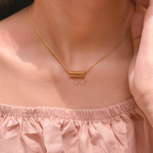 Load image into Gallery viewer, 4D Horizontal Bar Dainty Necklace
