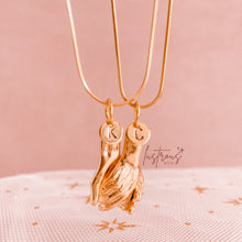 Load image into Gallery viewer, Hold my hand [Lovers Necklace]
